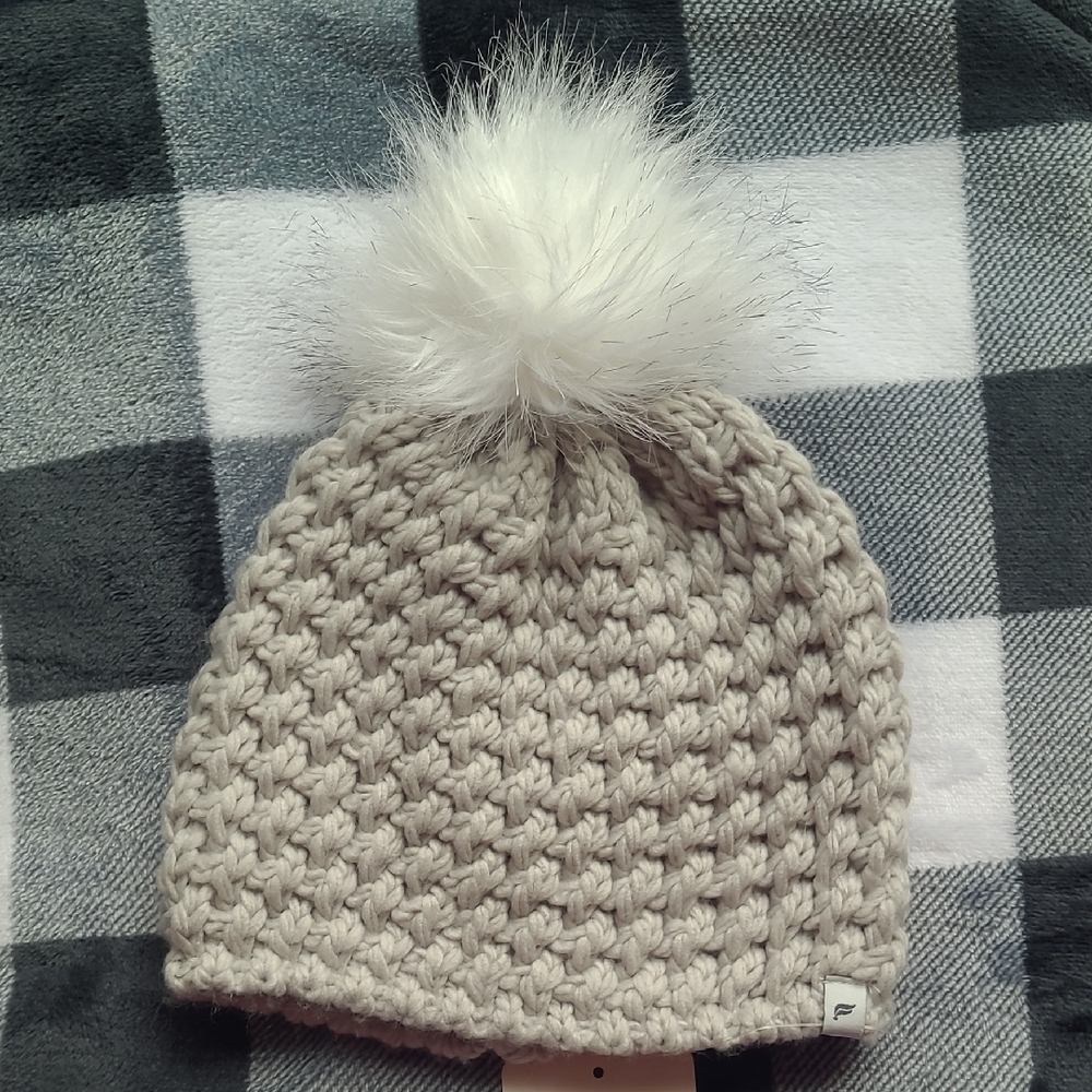 Fabletics Cozy Light Grey Knit Pom-Pom Beanie